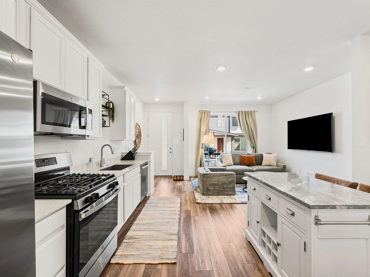 2 bed, 1152 sqft, $3,000 — Photo 4
