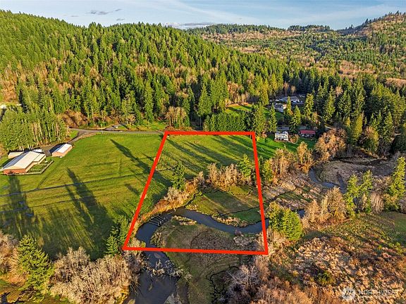 4th image of 1523 Delphi Road SW