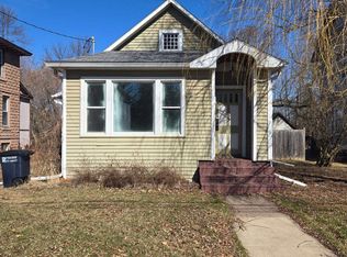 719 6th St W, Ashland, WI 54806