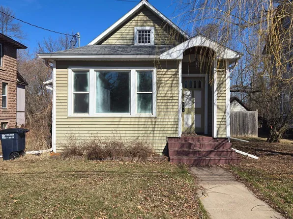 719 6th St W, Ashland, WI 54806