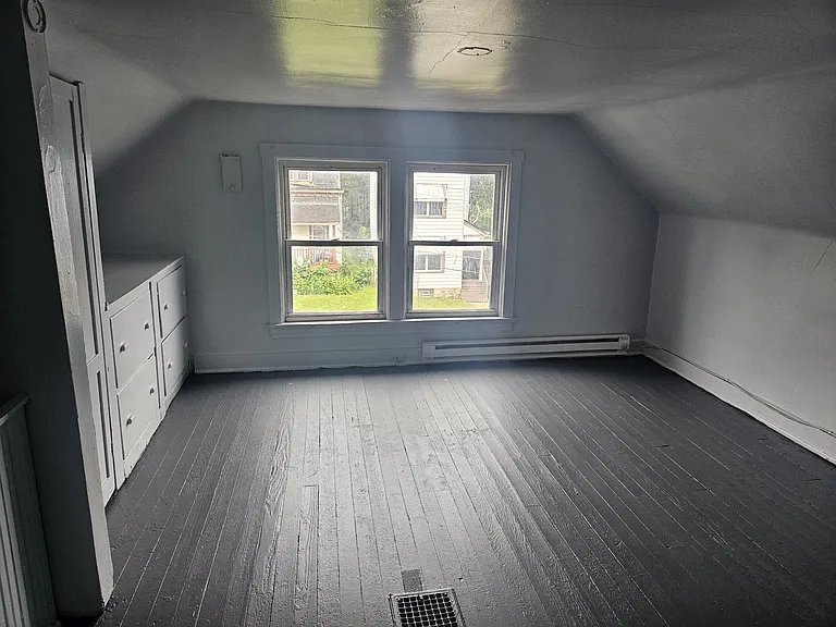 953 Wells St — Photo 3