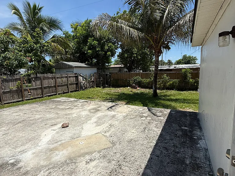 6240 SW 22nd Ct — Photo 33