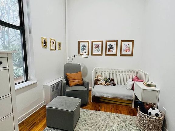 3rd image of 36 W 83rd St APT 1R