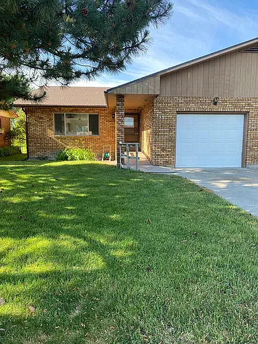 333 Crestview Dr Photo 1