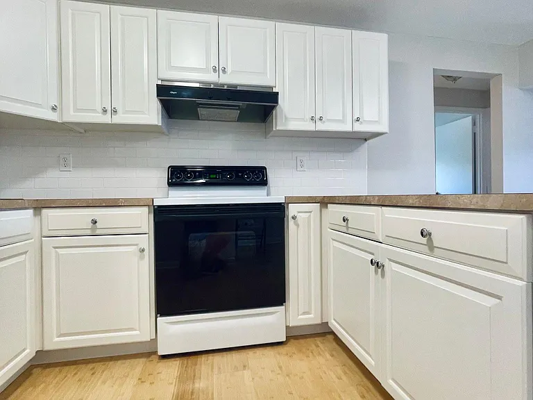 2400 Harbor View Dr #2400 — Photo 2