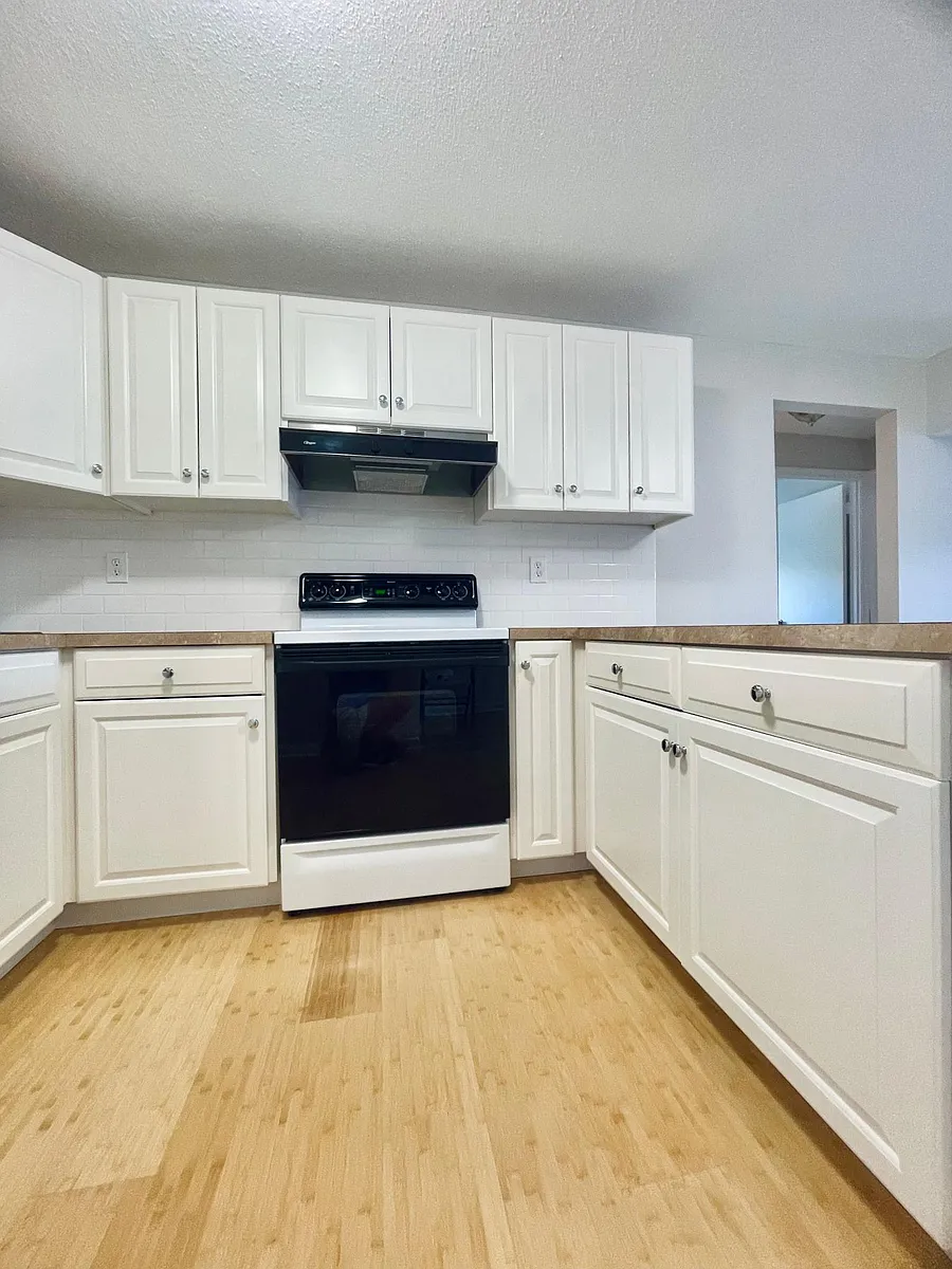 Building Photo - 2400 Harbor View Dr #2400