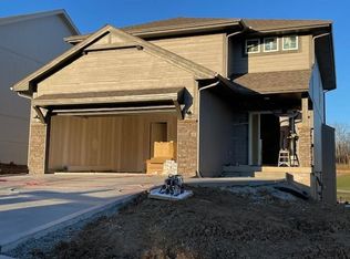 16048 Ryan Cir, Parkville, MO 64152
