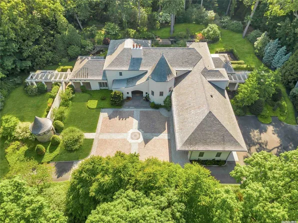 121 Piping Rock Road, Locust Valley, NY 11560