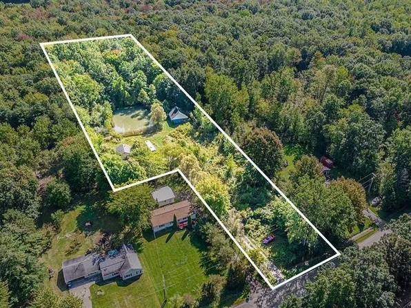 10292 Nichols Rd, Montrose, MI 48457