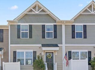 5 Castle Dr, Gilbertsville, PA 19525