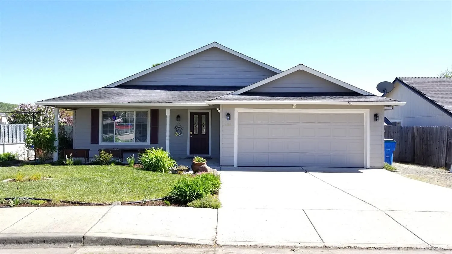532 Teakwood Dr photo 1