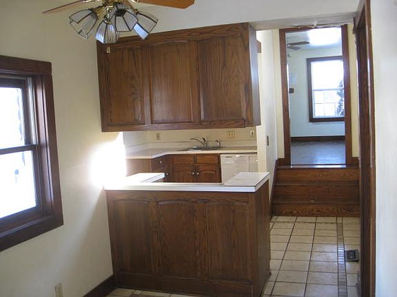 5th image of 1021 Tappan St