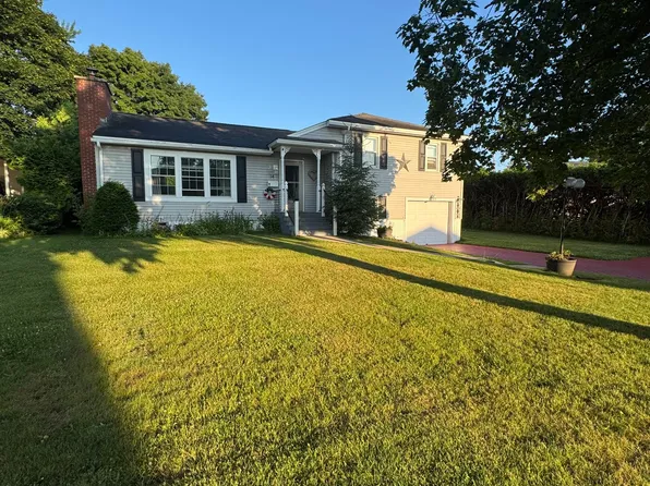 14 Olivetti Pl, Plattsburgh, NY 12901