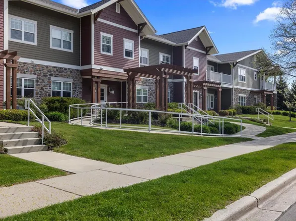 W55N178 McKinley BOULEVARD #102, Cedarburg, WI 53012