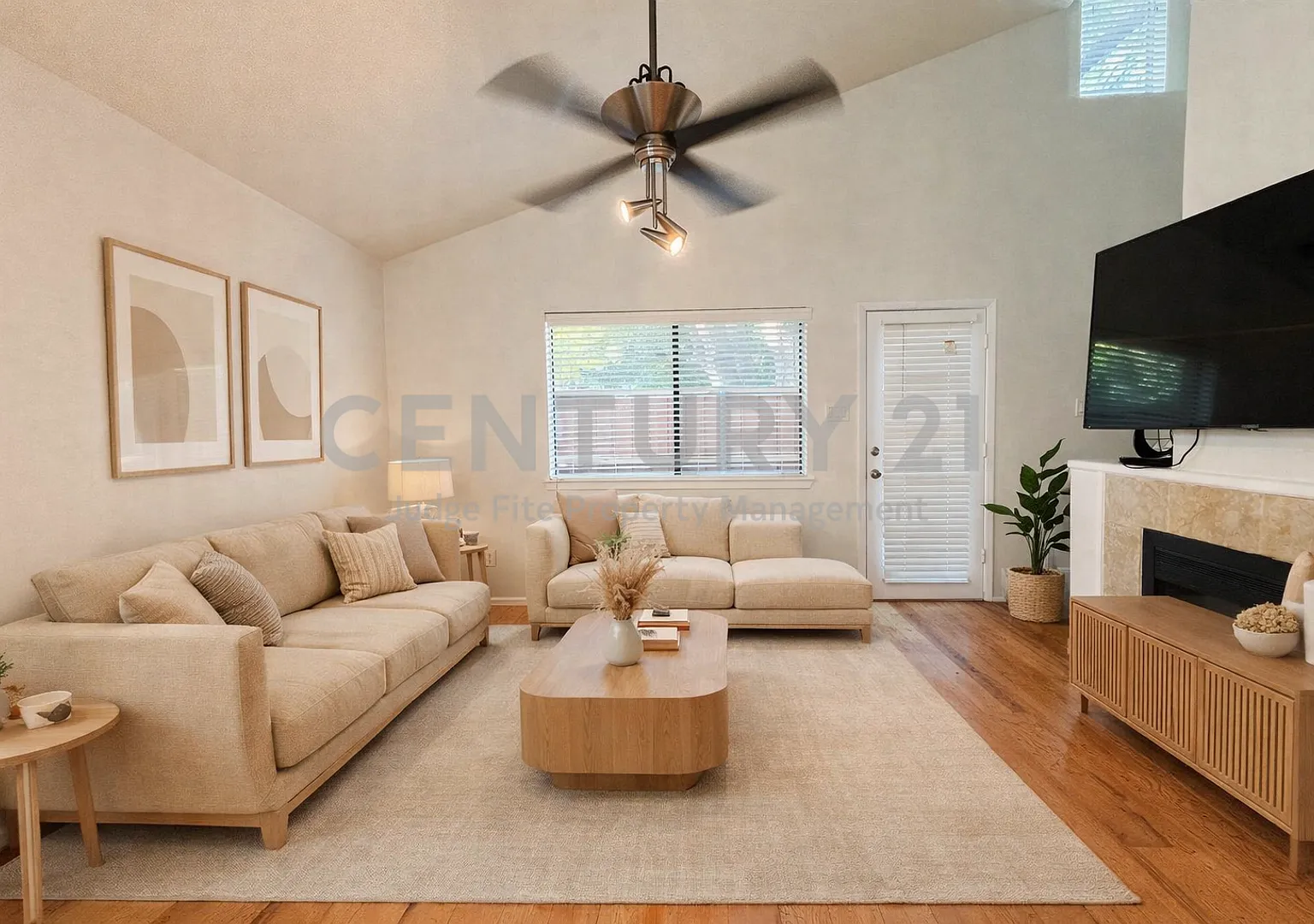 **Leasing Special - $300.00 Off Your 2nd Month's Rent Tastefully Updated 2-Story 2/2 Townhome For... — Photo 4