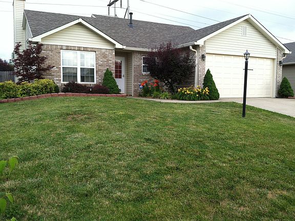 2nd image of 887 Lionshead Ln