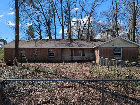 2nd image of 71 Oakwood Ln