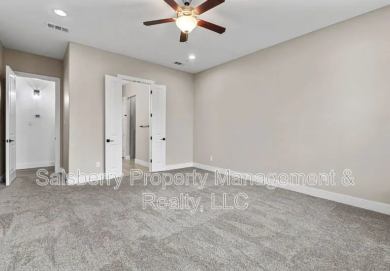 121 Cedar Ln — Photo 15