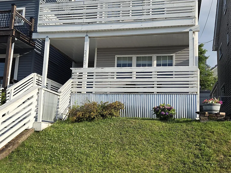 2326 Primrose St — Photo 1
