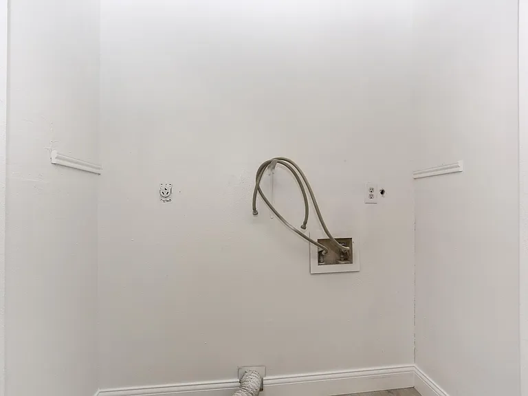 7107 Grassy Trl — Photo 20