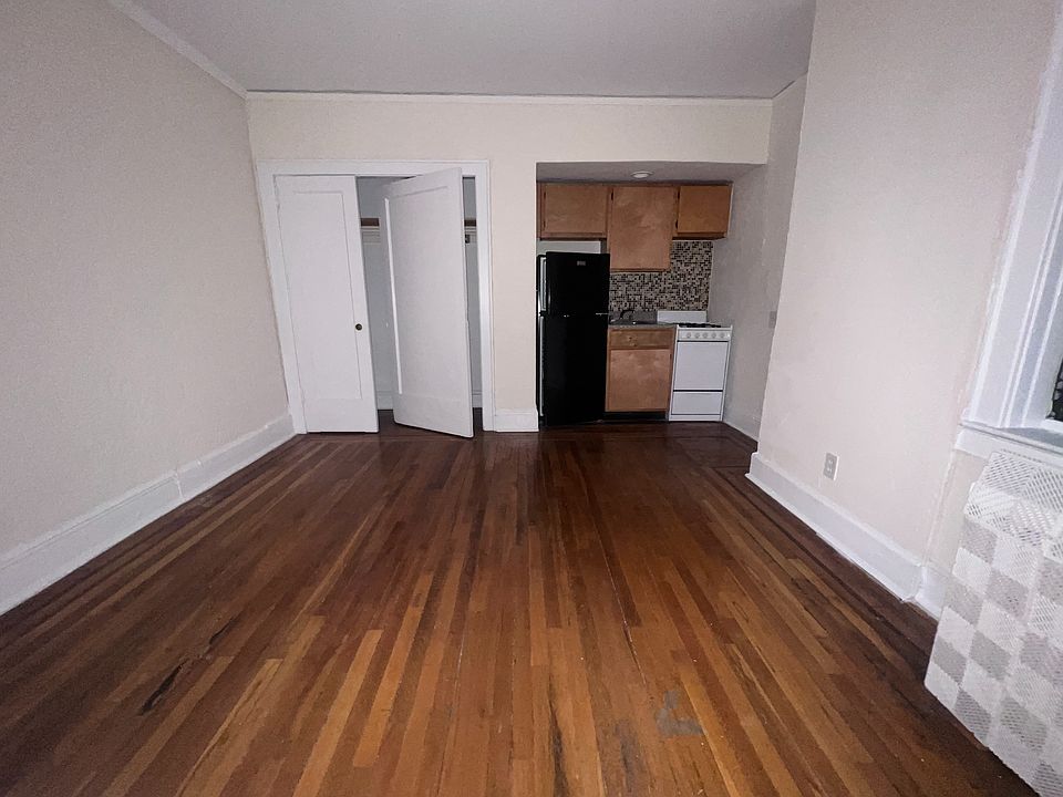 1st image of 240 Alpine Pl APT 2A