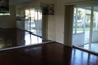 5th image of 668 Hennipen St