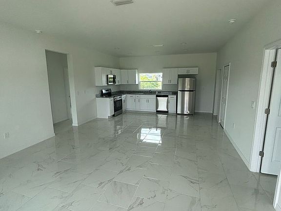 3rd image of 3508 3rd St SW