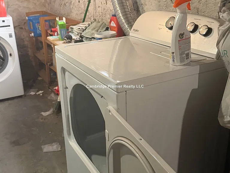 35 Rogers Ave — Photo 6