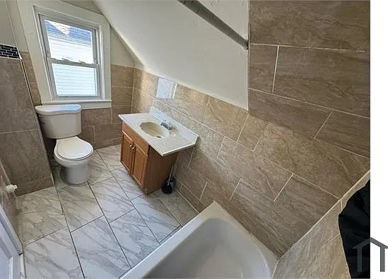 872-874 S 15th St #3 — Photo 3