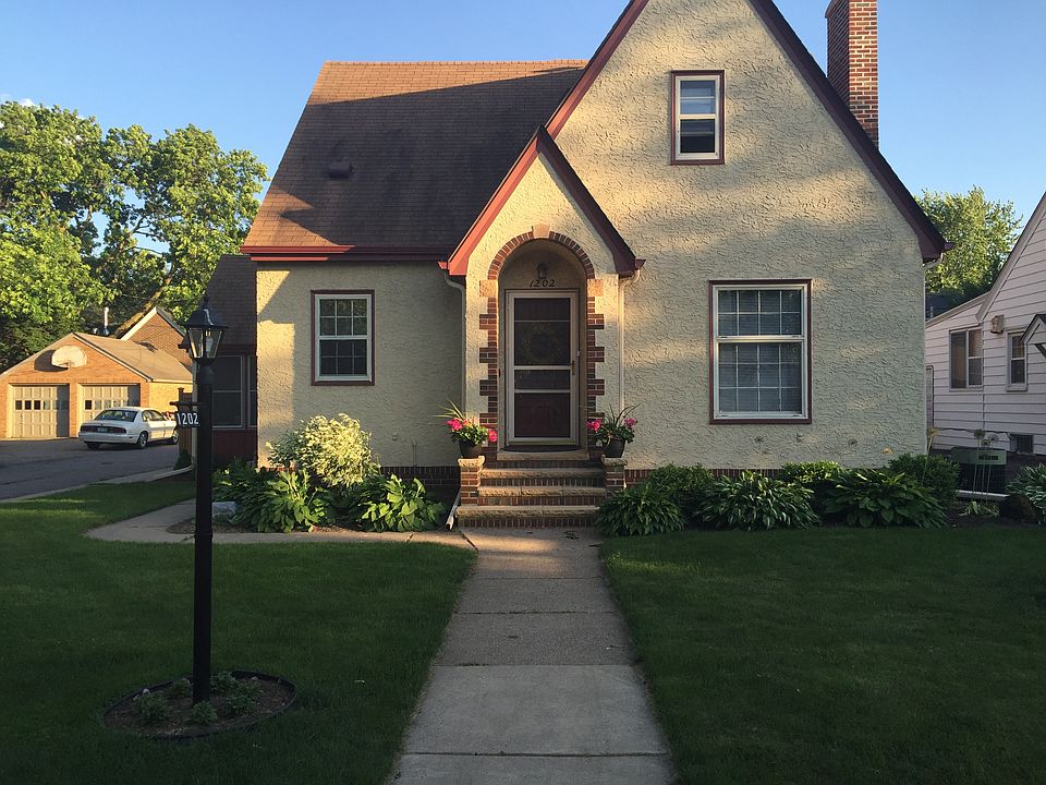 2nd image of 1202 Niles Ave