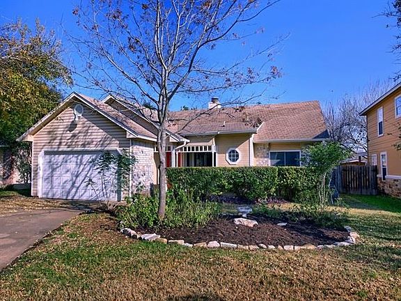 3rd image of 1116 York Castle Dr