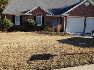 325 Lionshead Rd, Fayetteville, NC 28311