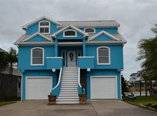 410 Sunset Cir, Tiki Island, TX 77554