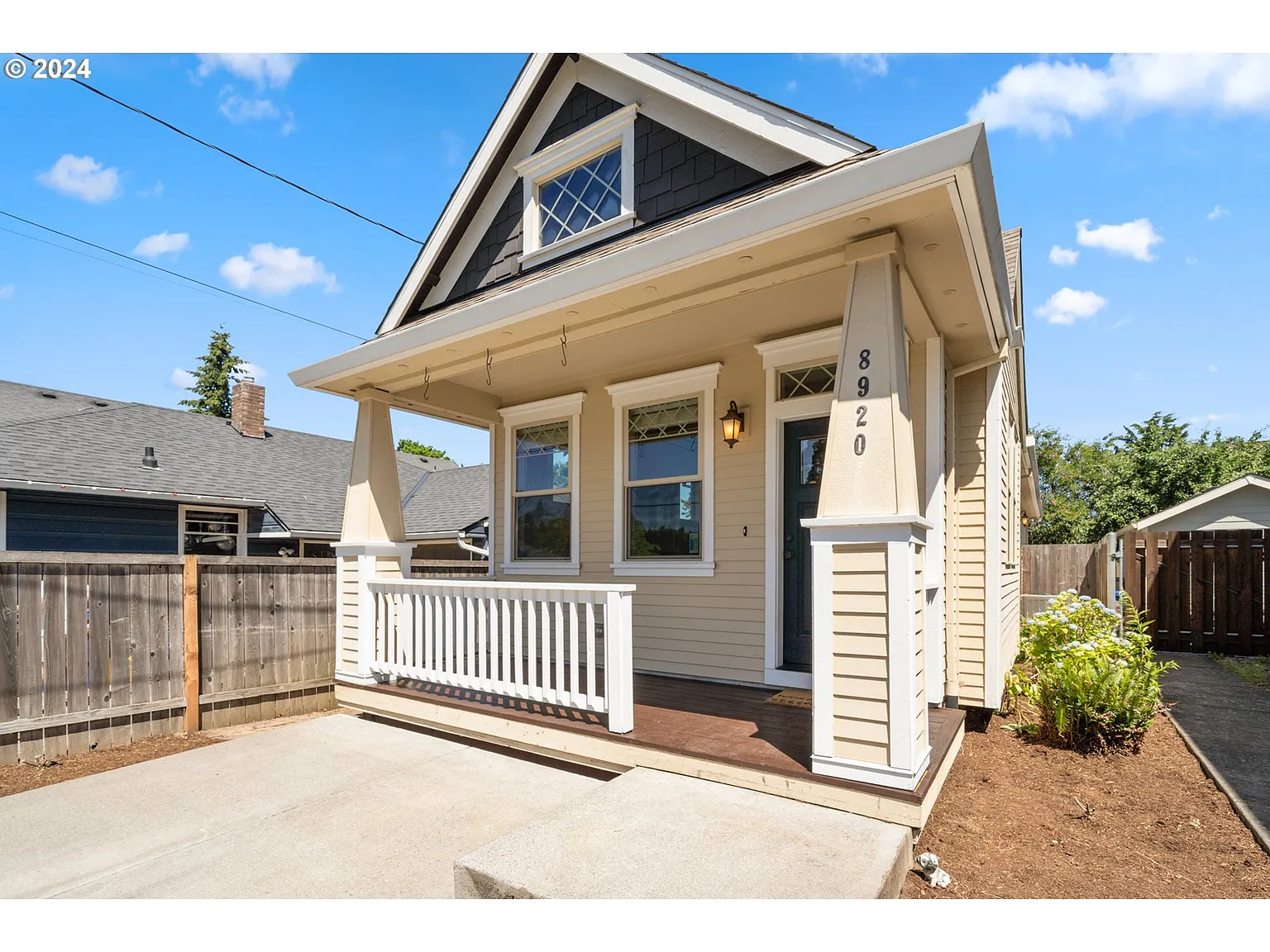 8920 N Clarendon Ave photo 1