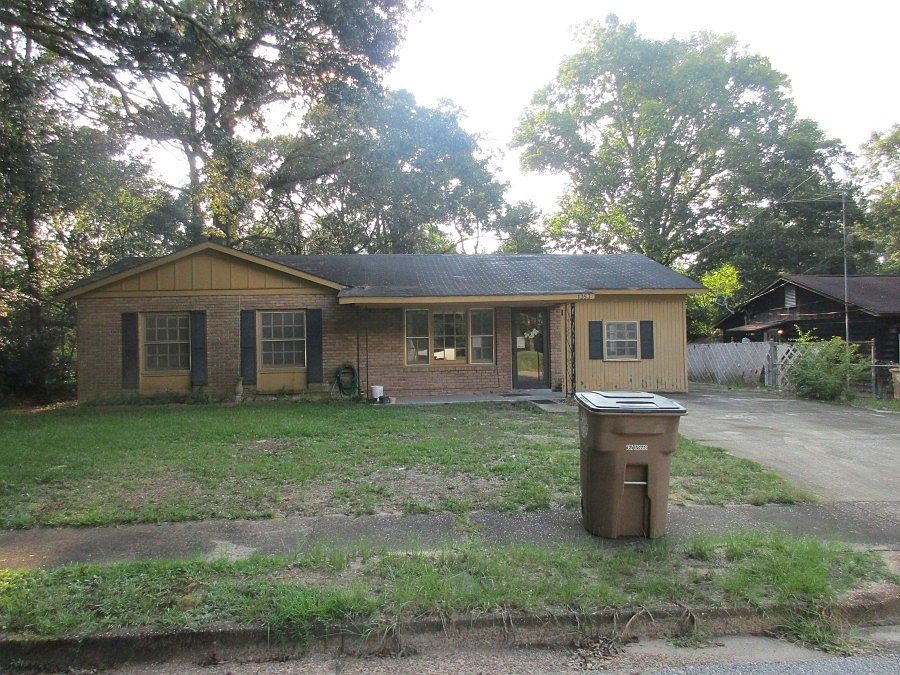 2nd image of 1353 Middle Ring Rd