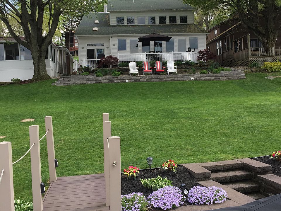 1st image of 32338 Wooddale Dr