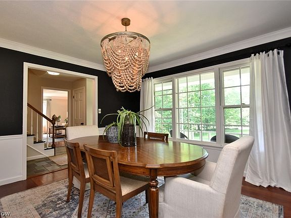 5th image of 8001 Woodsway Ln