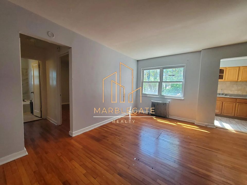 2nd image of 70 Crawford St #7G