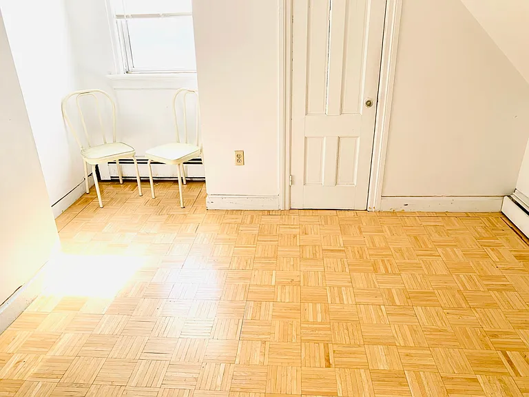 160 Penn St #3 — Photo 19