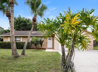 246 Las Palmas St, Royal Palm Beach, FL 33411