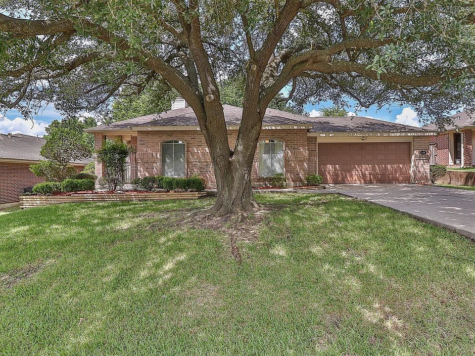 1st image of 10910 Scenic Dr
