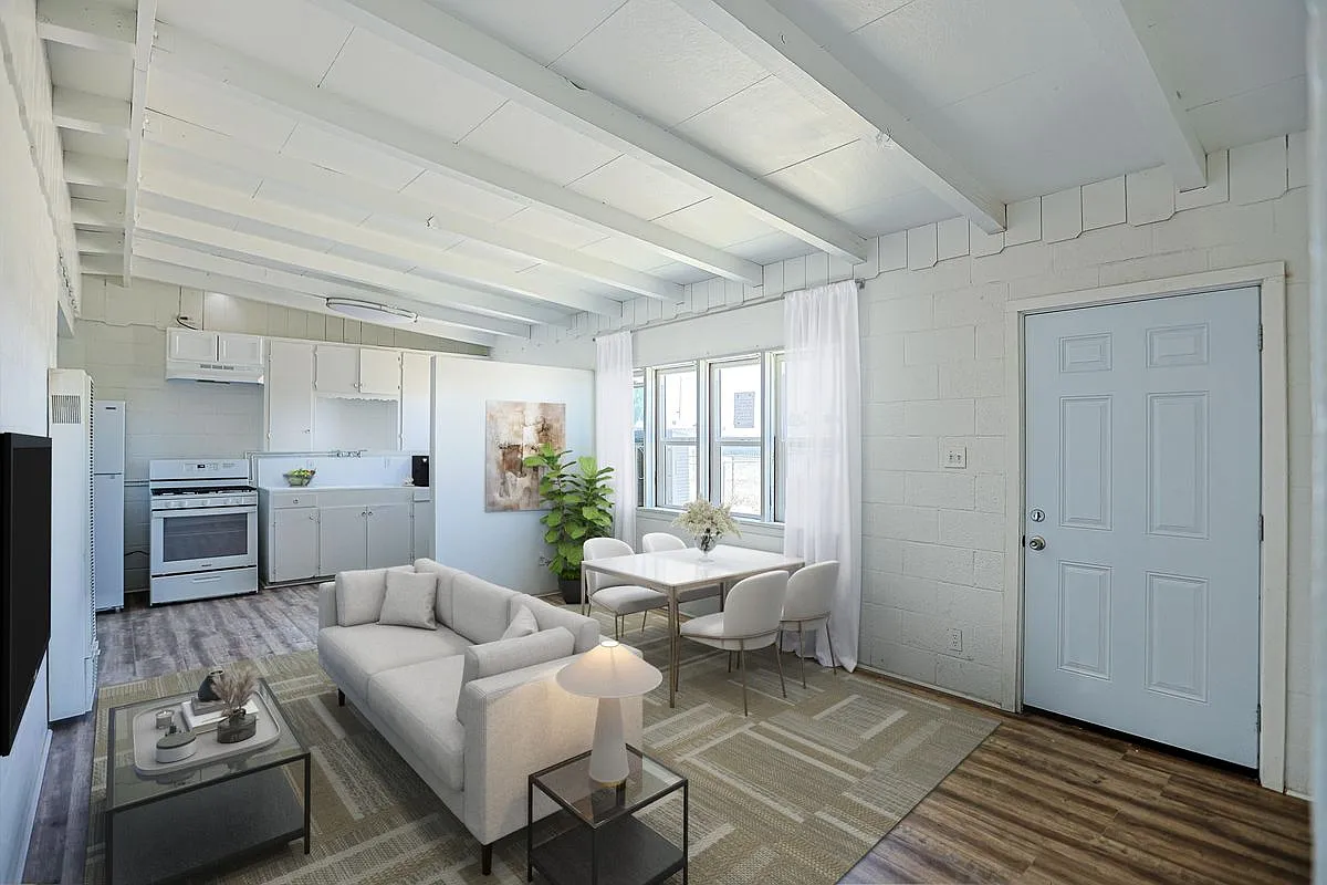 6 bed, 4.0 bath, 960 sqft, $1,695 — Photo 1