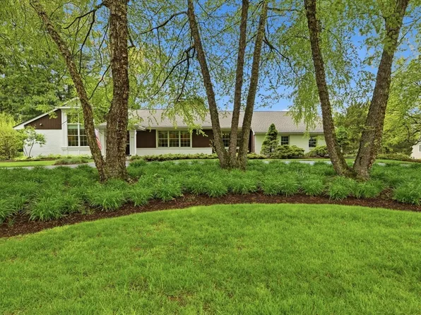 64 Prynnwood Rd, Longmeadow, MA 01106