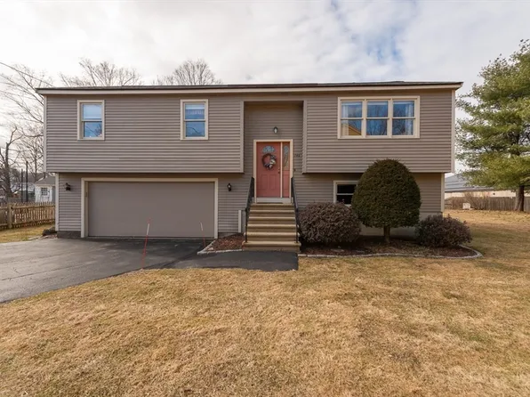 14 Cottage St APT B, Pepperell, MA 01463