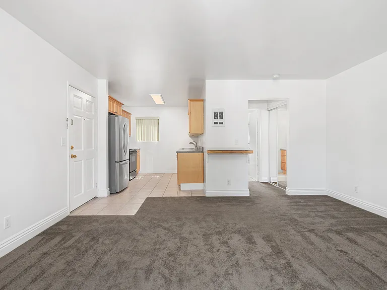2850 Reynard Way #21 — Photo 3