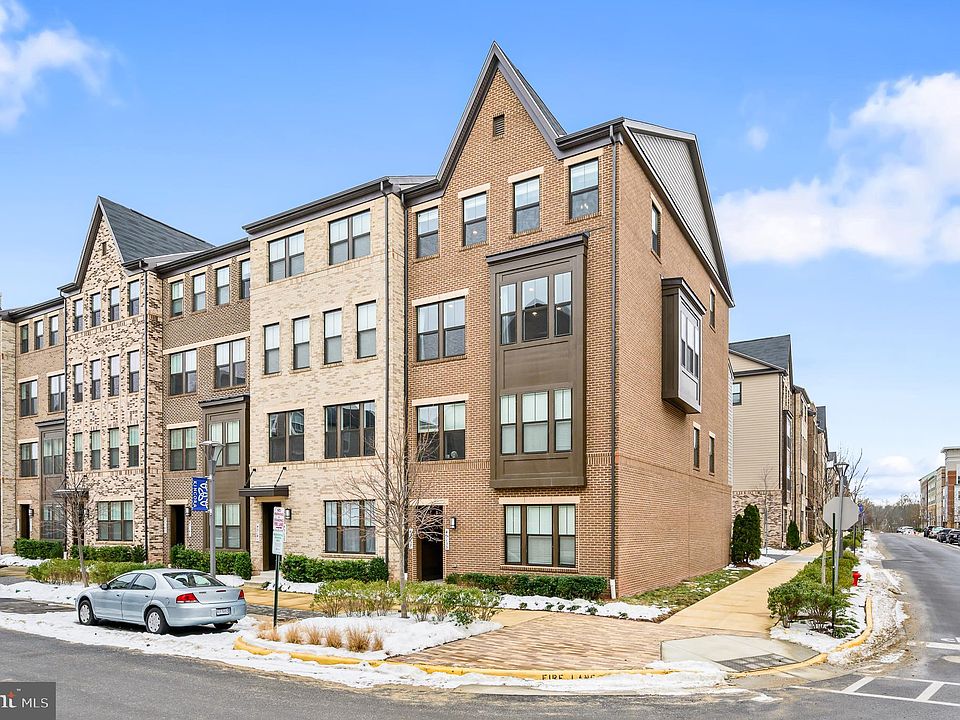 1st image of 45137 Admiral Dr