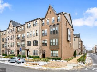 45137 Admiral Dr, Sterling, VA 20166