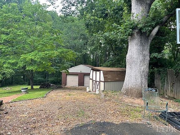 4th image of 110 Walton Dr
