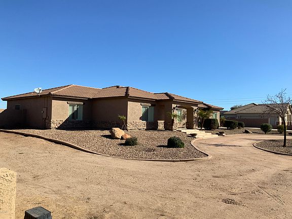 3rd image of 1704 E Loveland Ln