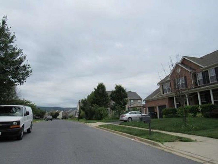 2nd image of 112 Ellingwood Ln